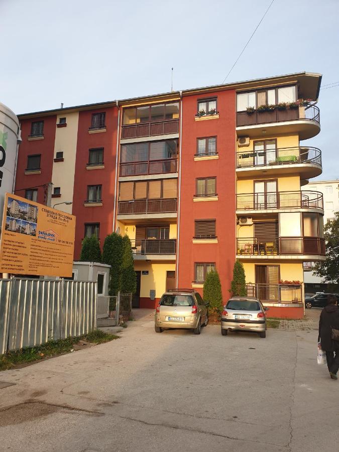 Ferienwohnung Lux Apartman Čačak Exterior foto